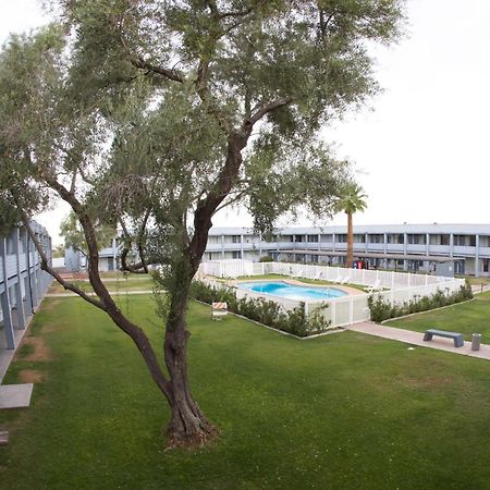 Ez 8 Motel Airporter Феникс Экстерьер фото